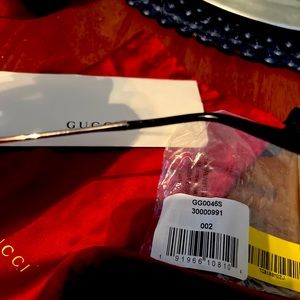 Gucci Crystal Studded Cat Eye Sungkasses